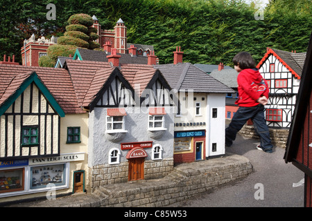 Bekonscot model village and railway, Beaconsfield, Buckinghamshire, UK Banque D'Images