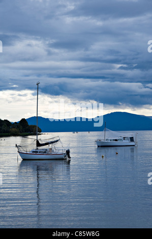 Soir Nuage Effets dans l'île du nord du lac Taupo Nouvelle-Zélande NZ Banque D'Images