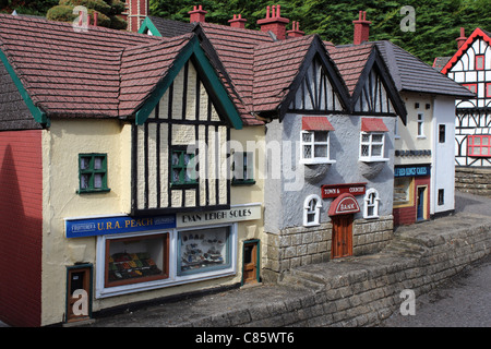 Bekonscot model village and railway, Beaconsfield, Buckinghamshire, UK Banque D'Images