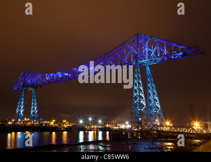Tees transporter Bridge, ou le pont de traversier de transfert aérien de Middlesbrough transporter est le pont le plus en aval traversant River Tees, Angleterre, Banque D'Images