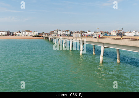 Avis de Deal, Kent à partir de la fin de la jetée à nouveau vers la ville. Banque D'Images