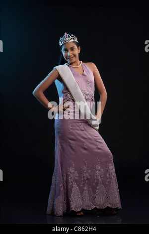 Portrait of a young beauty queen posing Banque D'Images