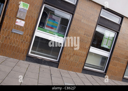 Une vue générale de la Job Centre Plus des bureaux à Sète, France Banque D'Images