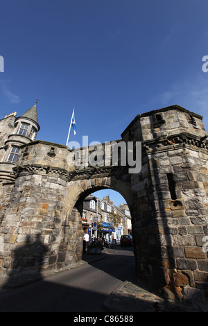 Ville de St Andrews, Écosse. Le 16ème siècle à l'ouest de la passerelle du port de South Street. Banque D'Images