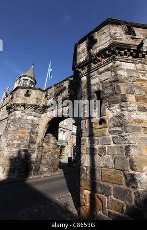 Ville de St Andrews, Écosse. Le 16ème siècle à l'ouest de la passerelle du port de South Street. Banque D'Images