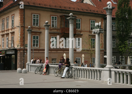 Cordonnier Pont sur la rivière Ljubljanica par l'architecte Joze Plecnik (1931) à Ljubljana, Slovénie. Banque D'Images