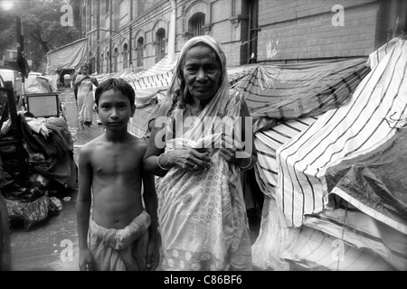 Les sans-abri vivant dans les rues de Kolkata (Calcutta), Inde Banque D'Images