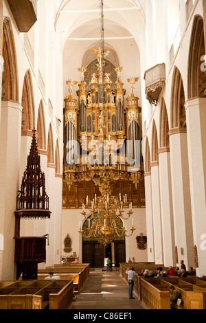 Église célèbre orgue construit par Friedrich banc Stellwagen Marienkirche l'intérieur de la ou l'église Sainte Marie, Stralsund, Allemagne Banque D'Images