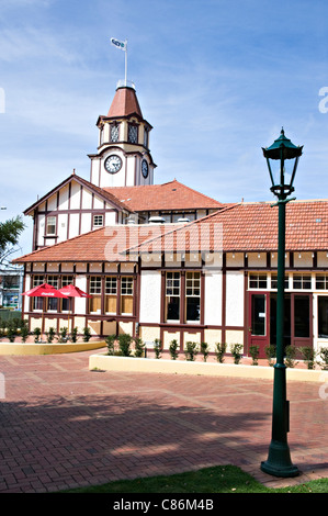 Le bâtiment du Centre d'information touristique à Rotorua Île du Nord Nouvelle-Zélande NZ Banque D'Images