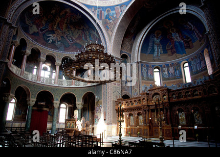 Intérieur de la cathédrale catholique romaine de St Denys. Construite en 1865, cette basilique en pierre affiche un intéressant portique. Banque D'Images