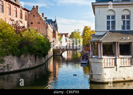 Dijver Canal et le pont à Bruges, Brugge, Belgique() Banque D'Images