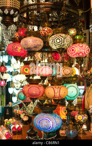 Lumières colorées dans le Grand Bazar, Istanbul, Turquie Banque D'Images