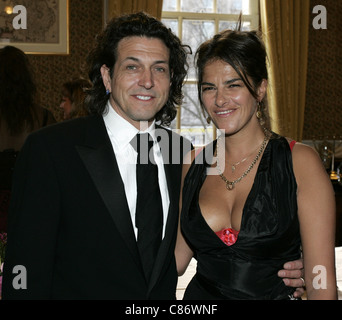 Stephen Webster et Tracey Emin à la vague Trauma Centre d'accueil et d'une boule de cristal aux enchères à l'Hôtel de ville de Belfast, en Irlande du Nord. Banque D'Images