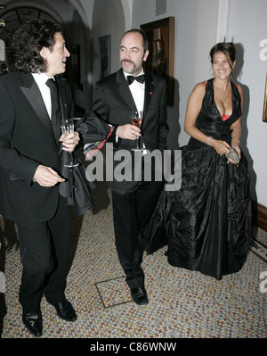 Stephen Webster james nesbitt et Tracey Emin lors d'une vente aux enchères caritative de célébrité ball dans l'Irlande du Nord Belfast City Hall Banque D'Images