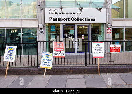 Les syndicats des travailleurs du secteur public coordonné sur scène les grèves des changements aux droits à pension le 30 juin 2011 baptisé J30 Banque D'Images