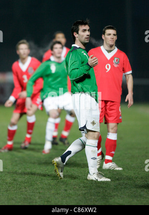 Le nord de l'Ireland Keith Gillespie (7) attend un jet en. L'Irlande du Nord et le Pays de Galles a attiré 0-0 dans ce sympathique. L'Irlande du Nord v Wales international friendly, Windsor Park, Belfast, 6 février 2007 Banque D'Images