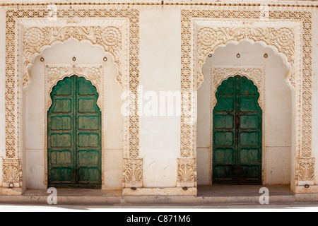 Moti Mahal, portes à la Zenana Deodi au harem Fort Mehrangarh à Jodhpur, au Rajasthan, Inde du Nord Banque D'Images