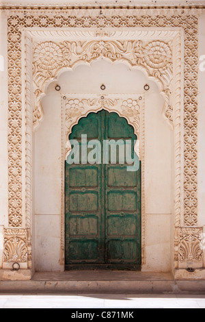 Moti Mahal, portes à la Zenana Deodi au harem Fort Mehrangarh à Jodhpur, au Rajasthan, Inde du Nord Banque D'Images