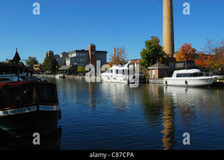 Poupe d'un bateau par paquets ou bateaux de plaisance sur le canal Érié. Banque D'Images