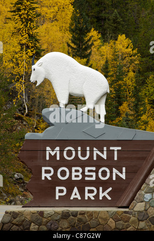 Panneau d'entrée officiel pour le parc provincial du mont Robson-British Columbia, Canada. Banque D'Images