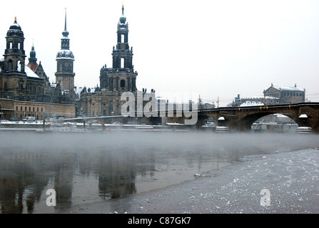 Un matin d'hiver sur l'Elbe, Dresde, Allemagne Banque D'Images