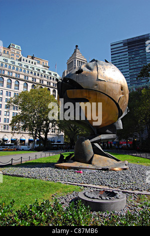 La Sphère dans Battery Park, New York City Banque D'Images