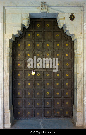 Rawla Narlai, maison de marchands du 17e siècle maintenant un luxe heritage hotel à Narlai, Rajasthan, Inde du Nord Banque D'Images