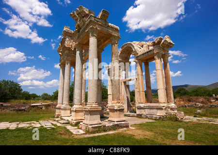 Tetrapylon romain gate d'Aphrodisias site archéologie Turquie Banque D'Images