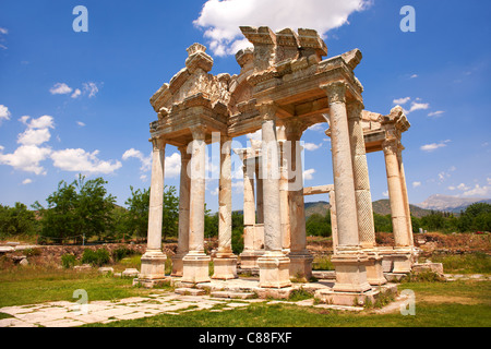 Tetrapylon romain gate d'Aphrodisias site archéologie Turquie Banque D'Images