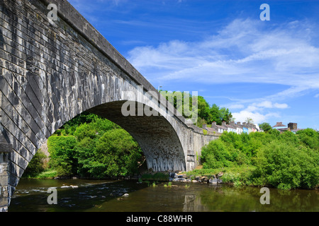 Pont sur la rivière Towy Llandeilo Carmarthenshire Wales Banque D'Images