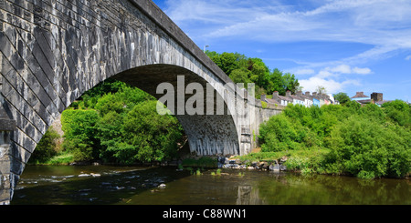 Pont sur la rivière Towy Llandeilo Carmarthenshire Wales Banque D'Images