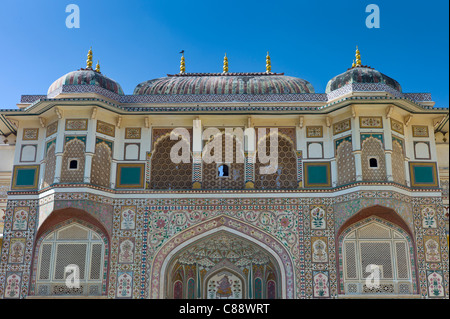 La conception islamique de Ganesh Pol, Ganesh Gate, au 16ème siècle Le Fort Amber fort un Rajput, Jaipur, Rajasthan, Inde Banque D'Images