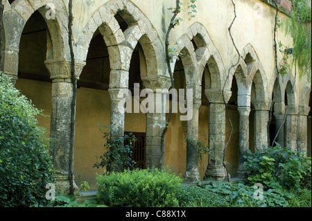 Monastère médiéval de San Franceso Sorrento Banque D'Images