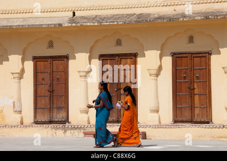 Jaleb Chowk cour à la 16e siècle Fort Amber un Rajput fort à Jaipur, Rajasthan, Inde du Nord Banque D'Images