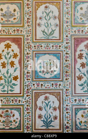 La conception islamique de Ganesh Pol, Ganesh Gate, au Fort Amber un Rajput fort construit au xvie siècle à Jaipur, Rajasthan, Inde Banque D'Images