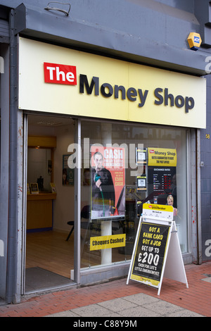 La boutique de l'argent comptant des prêts sur salaire center centre-ville de Belfast en Irlande du Nord uk Banque D'Images