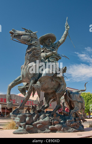 Le Vaquero sculpture par Michael Hamby dans Corrales, New Mexico, USA Banque D'Images