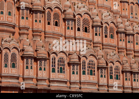 Hawamahal Palais du Vent dans la ville rose de Jaipur, Rajasthan, Inde du Nord Banque D'Images