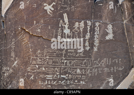 Inscription au Wadi Hammamat, désert de l'Est, les collines de la mer Rouge, Egypte, Afrique du Nord Banque D'Images