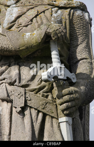 Ville de Stirling, Écosse. Vue rapprochée de la main et de l'épée du roi Robert the Bruce Monument situé au château de Stirling. Banque D'Images