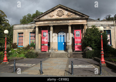 Ville de Stirling, Écosse. Entrée principale de la Stirling Smith Art Gallery and Museum, officiellement connu comme le Smith Institute. Banque D'Images