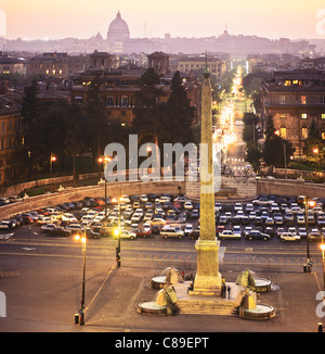 La Piazza del populo, Place du Peuple, à la tombée de la Rome Italie Europe Banque D'Images