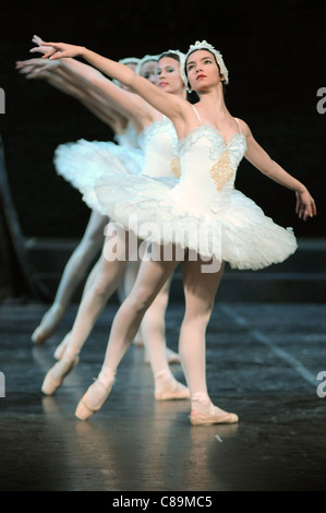 Danseuse de ballet au lac Swan, appuyez sur Appeler 2010 Banque D'Images