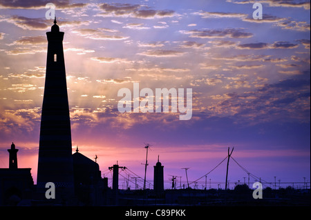 Khiva. Ichon-Qala skyline au lever du soleil. Banque D'Images