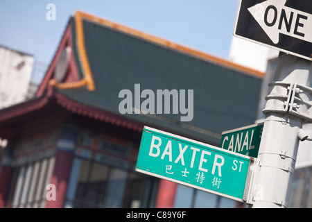 Plaque de rue en anglais et chinois, Baxter et Canal, Chinatown, NYC Banque D'Images