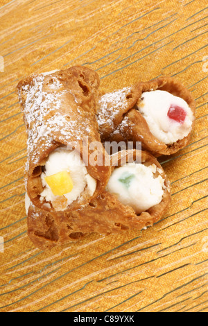 Close-up de mini original cannoli siciliens Banque D'Images