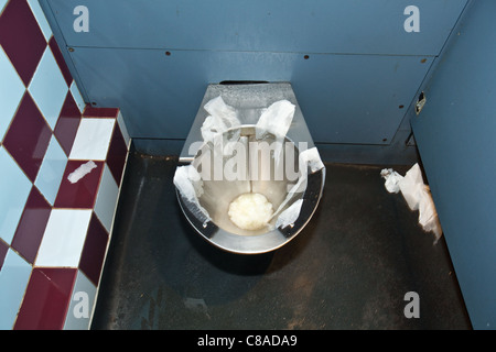 Toilettes pour hommes en Bar Cercle, Nottingham, Angleterre, Royaume-Uni. Banque D'Images