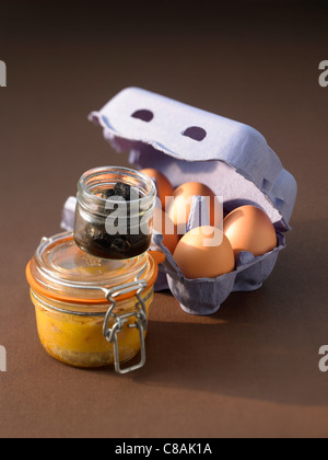 Ingrédients pour les petits flans de foie gras Banque D'Images