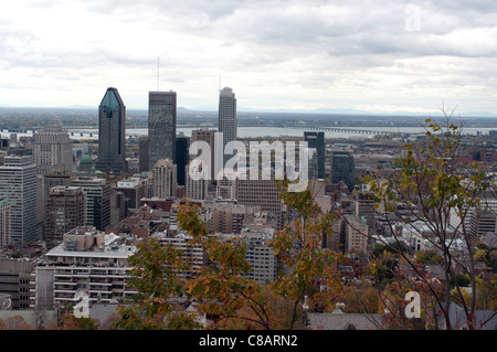 Vue sur la ville de Montréal au cours de l'automne de Mont-Royal, Québec Canada Banque D'Images