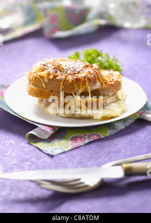 Croque-monsieur au pain doré de style Banque D'Images